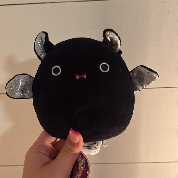 Emily, the bat squish mellow - Picture 2 of 6